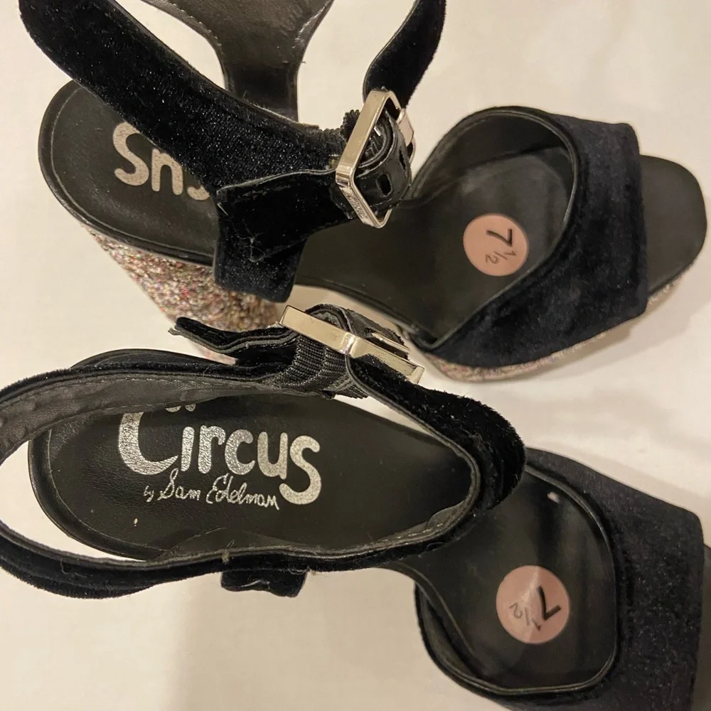 Circus by Sam Edelman NWOT Y2K Black Velvet Platform Heels with Glitter 7.5M